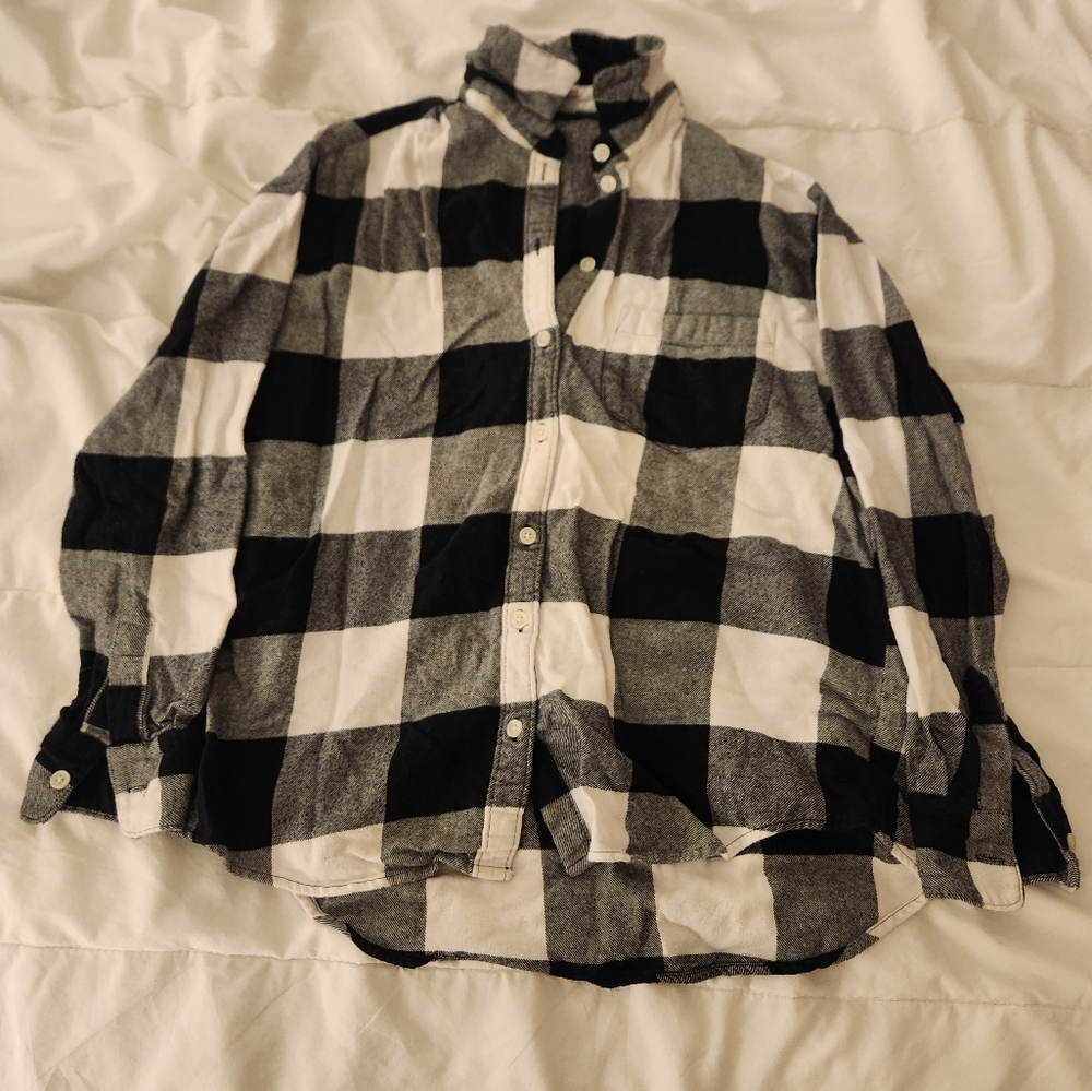 Old Navy Black and White Flannel